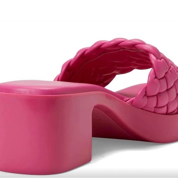 NEW DOLCE VITA goldy braided sandal in fuschia. Sold out everywhere! Sturdy - Picture 2 of 6